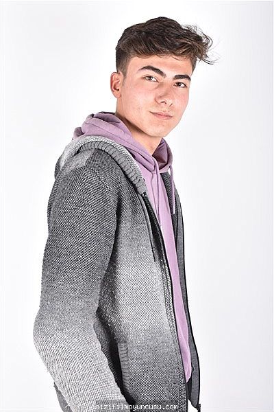 Erkek Oyuncular Adayımız Aytaç