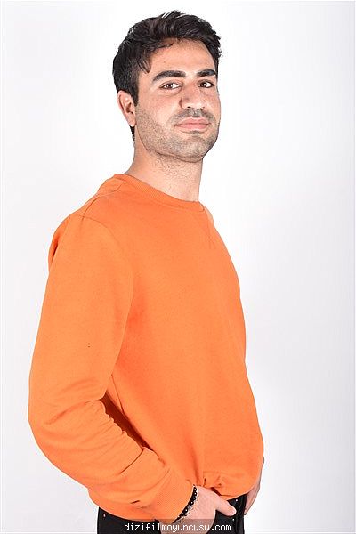 Muğla Dizi Film Oyuncusu Sedat 26 Yaşında 178cm Boyunda 70 Kilo Hedefi