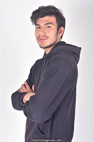 Erkek Oyuncular Adayımız Emre