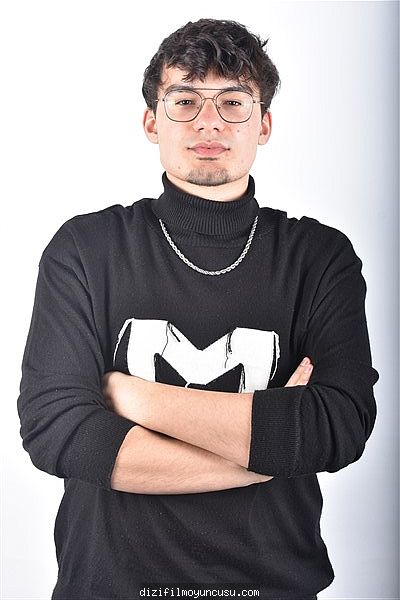 Erkek Oyuncular Adayımız Emre