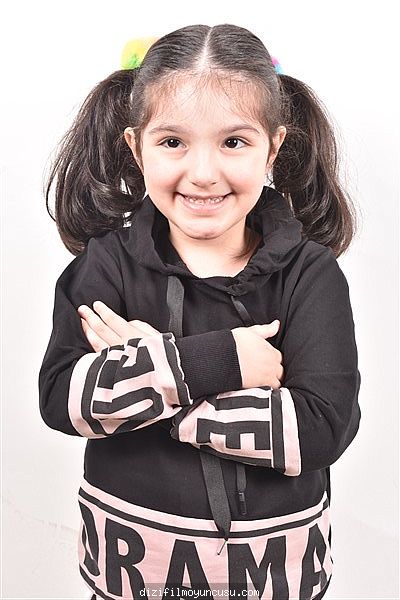 Çocuk Oyuncular Adayımız Azra