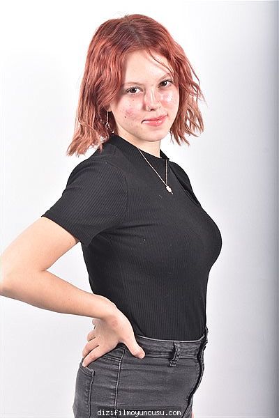 Kadın Oyuncular Adayımız Beren