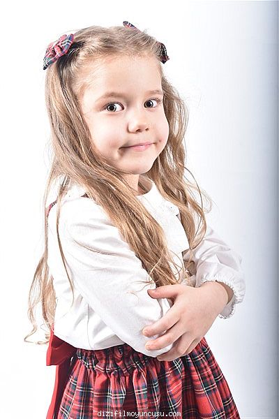 Çocuk Oyuncular Adayımız Sare