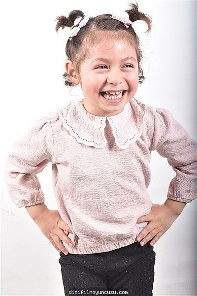 Çocuk Oyuncular Adayımız Elisa