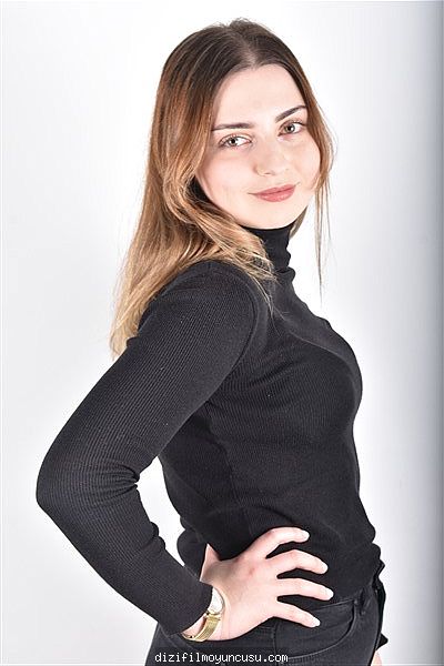 Kadın Oyuncular Adayımız Elif
