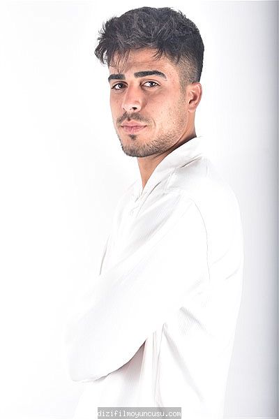 Erkek Oyuncular Adayımız Emre