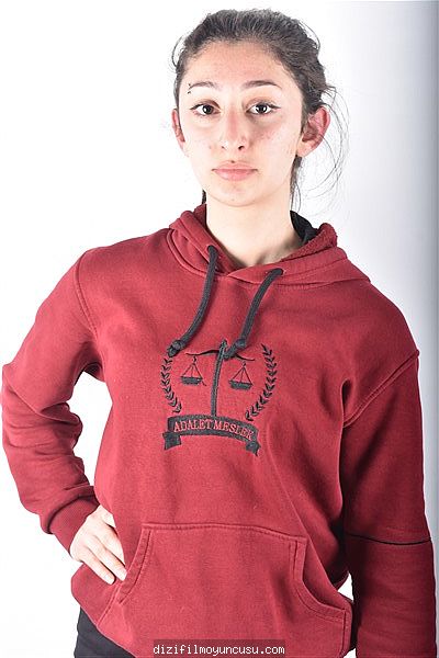 Kadın Oyuncular Adayımız Zeynep