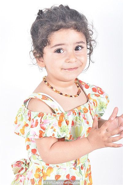 Çocuk Oyuncular Adayımız Lina