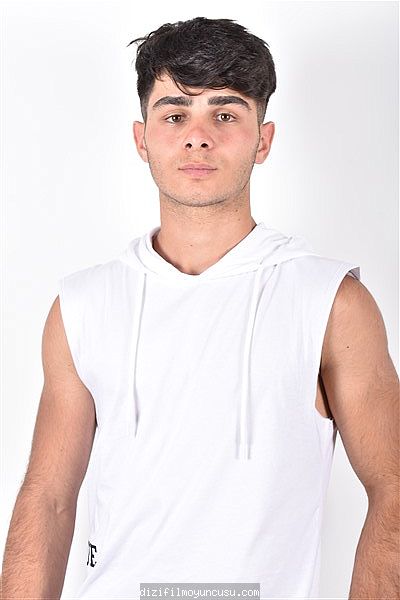 Erkek Oyuncular Adayımız Mustafa