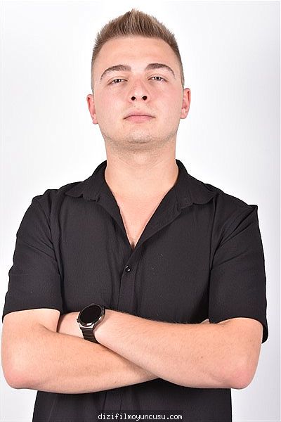 Erkek Oyuncular Adayımız Yiğit