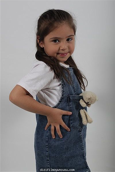 Çocuk Oyuncular Adayımız Mina
