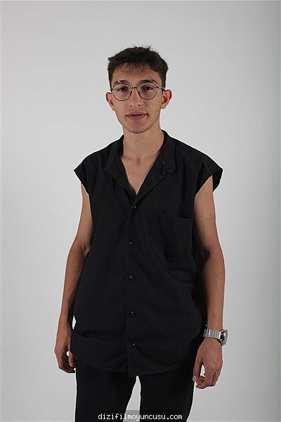 Erkek Oyuncular Adayımız Mustafa