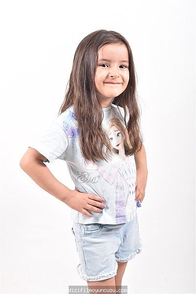 Çocuk Oyuncular Adayımız Elif
