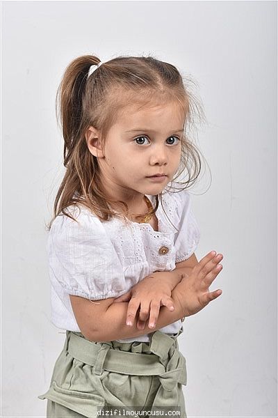 Çocuk Oyuncular Adayımız Elif