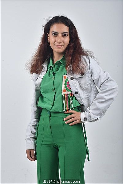 Kadın Oyuncular Adayımız Elif