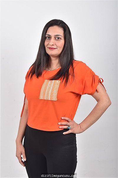 Kadın Oyuncular Adayımız Burcu
