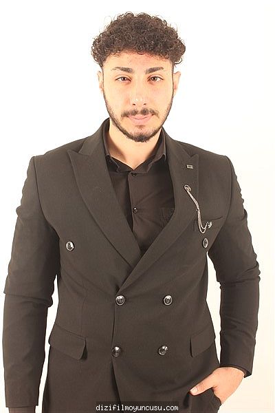 Erkek Oyuncular Adayımız Mustafa