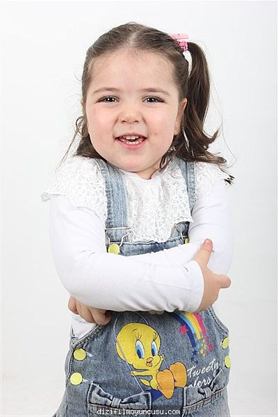 Çocuk Oyuncular Adayımız Elisa
