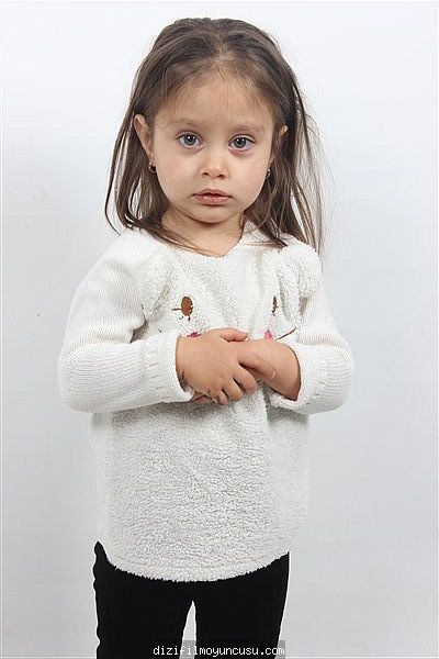 Çocuk Oyuncular Adayımız Elisa