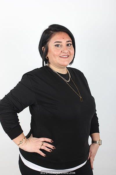 Kadın Oyuncular Adayımız Zeynep