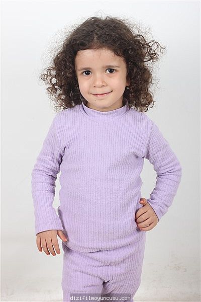 Çocuk Oyuncular Adayımız Azra