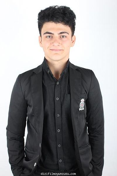 Erkek Oyuncular Adayımız Mustafa