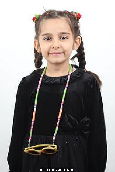 Çocuk Oyuncular Adayımız Esra