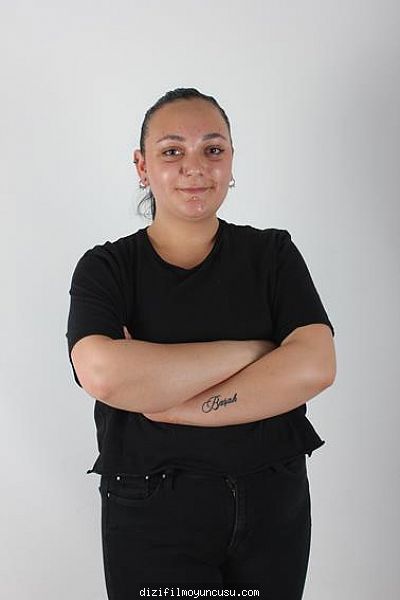 Kadın Oyuncular Adayımız Selena