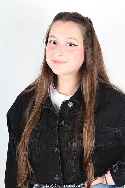 Kadın Oyuncular Adayımız Burcu