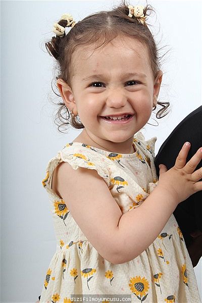 Çocuk Oyuncular Adayımız Asel