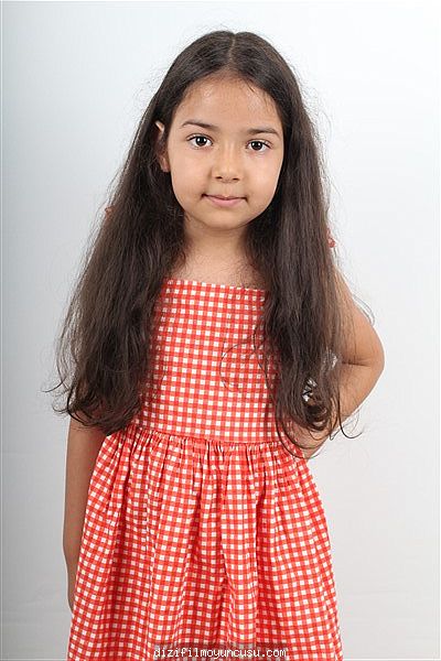 Çocuk Oyuncular Adayımız Zeynep