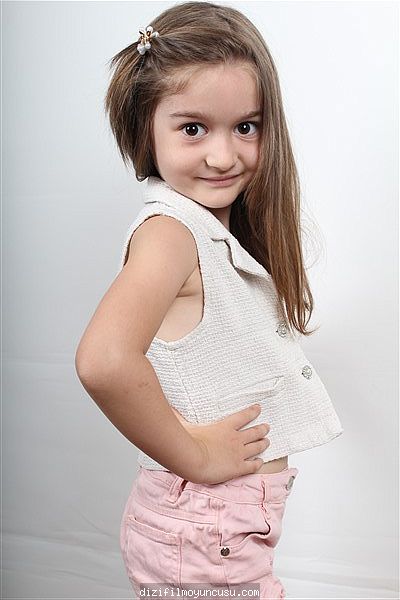 Çocuk Oyuncular Adayımız Dora