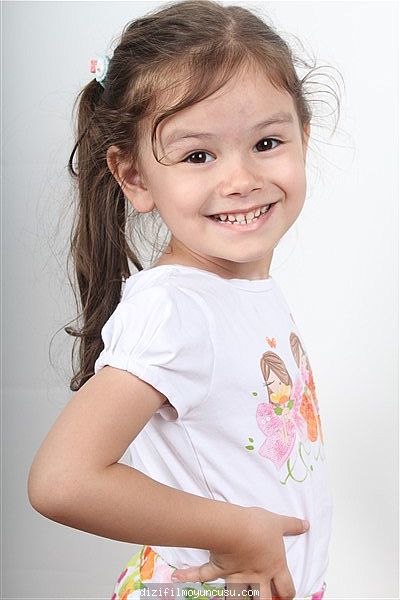 Çocuk Oyuncular Adayımız Arya