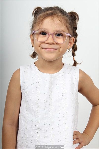 Çocuk Oyuncular Adayımız Elif
