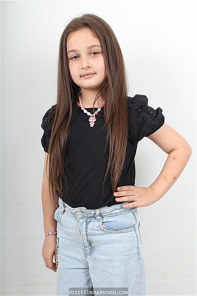 Çocuk Oyuncular Adayımız Azra