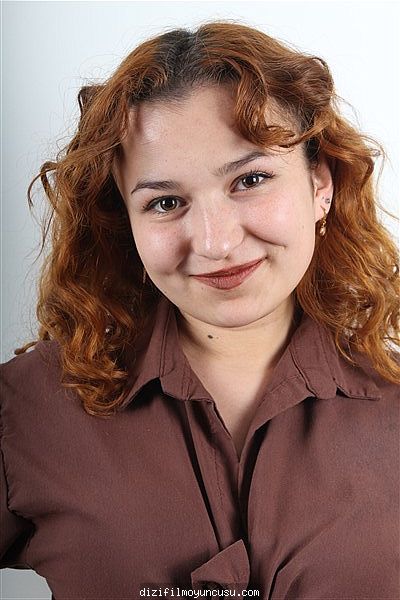 Kadın Oyuncular Adayımız Sena