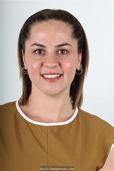 Kadın Oyuncular Adayımız Nur