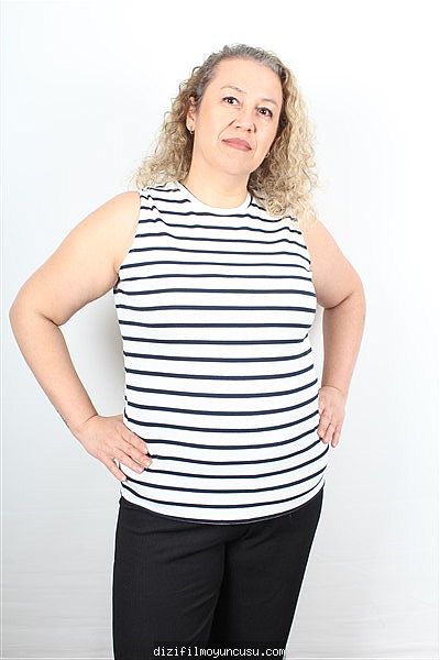 Kadın Oyuncular Adayımız Özgül
