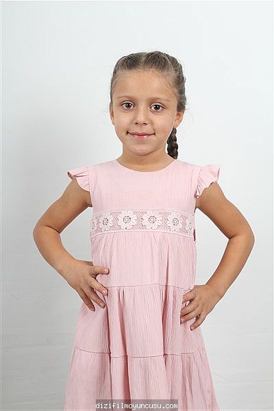 Çocuk Oyuncular Adayımız Selvinaz