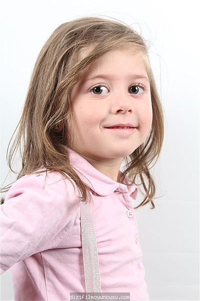 Çocuk Oyuncular Adayımız Azra