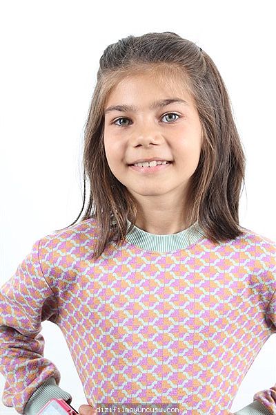 Çocuk Oyuncular Adayımız Azra