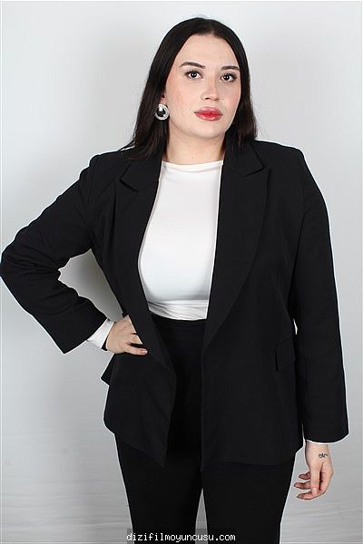 Kadın Oyuncular Adayımız Makbule