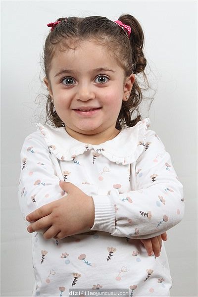 Çocuk Oyuncular Adayımız Azra