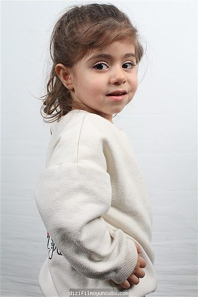 Çocuk Oyuncular Adayımız Zeynep