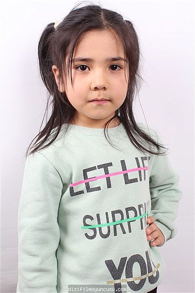 Çocuk Oyuncular Adayımız Elif