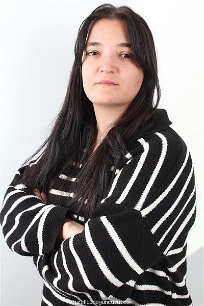 Kadın Oyuncular Adayımız Gül