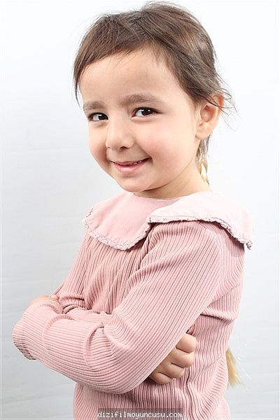 Çocuk Oyuncular Adayımız Elif