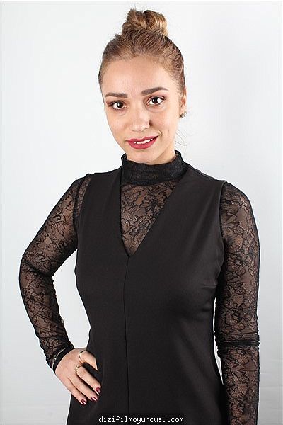 Kadın Oyuncular Adayımız Özge