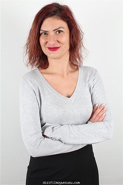 Kadın Oyuncular Adayımız Özgül