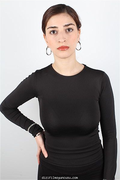 Kadın Oyuncular Adayımız Müge